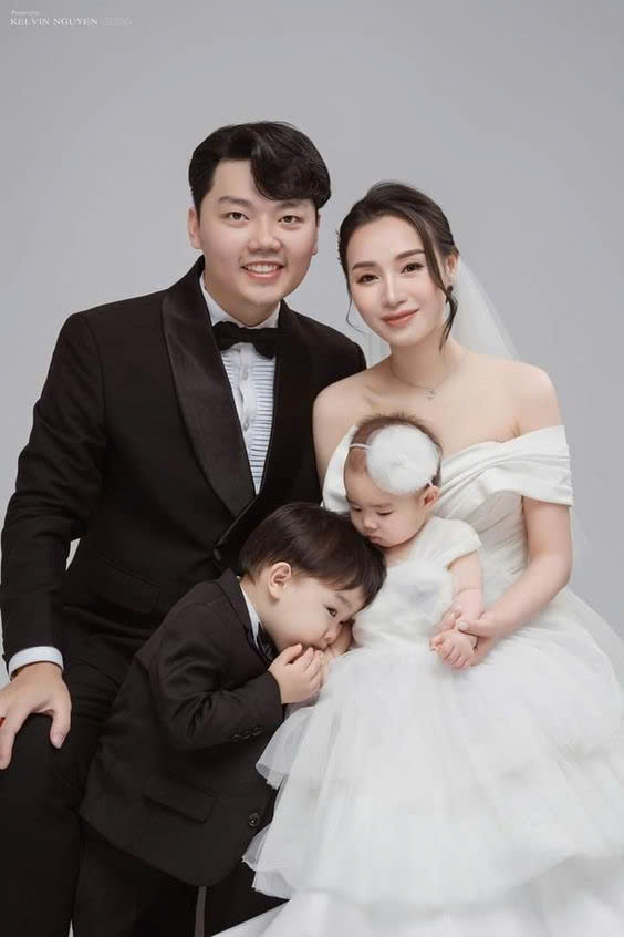 Hành trình tìm con đầy nước mắt câu chuyện cảm động của gia đình chị Oanh - Anh Đạt sống tại Tp Hồ Chí Minh, cưới nhau 9 năm, một khoảng thời gian dài để gieo mầm hi vọng rồi lại tàn úa trong tuyệt vọng.